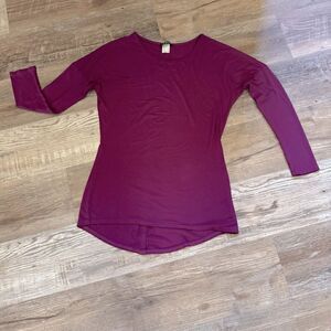 Venus Purple Long Sleeve Hi-Low Pullover Shirt Size Medium
